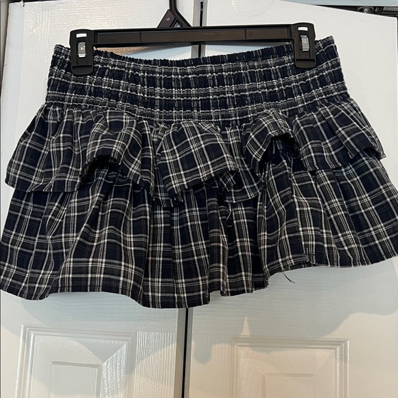 Beverly and beck plaid mini skirt with built in shorts - Picture 4 of 6